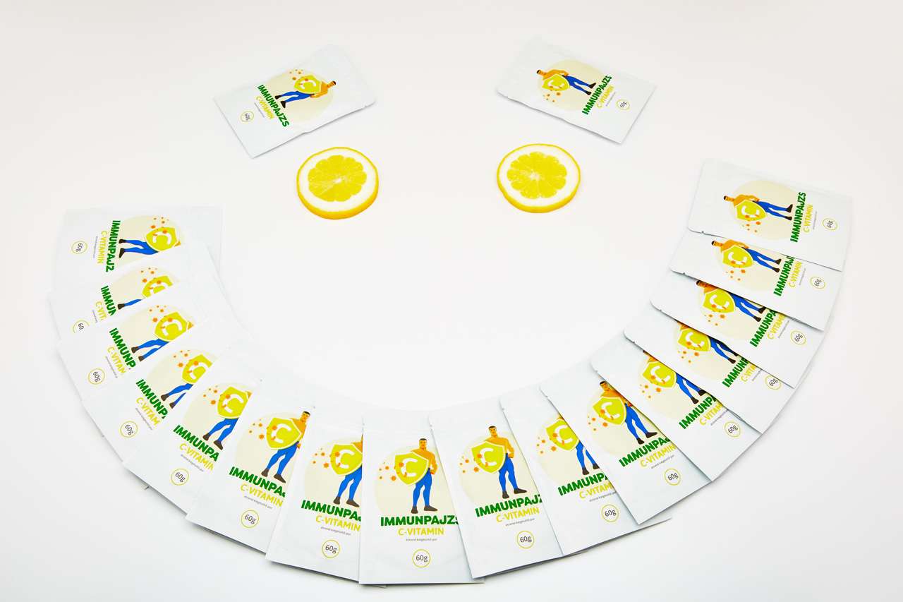 A kis tasak visszazárható, így akár biztonságosan magaddal viheted a táskádban is